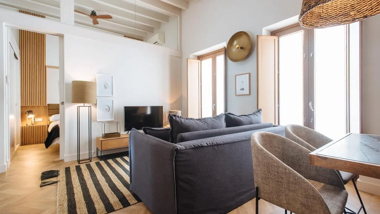 R26 Suites Sevilla 0*, セビリア