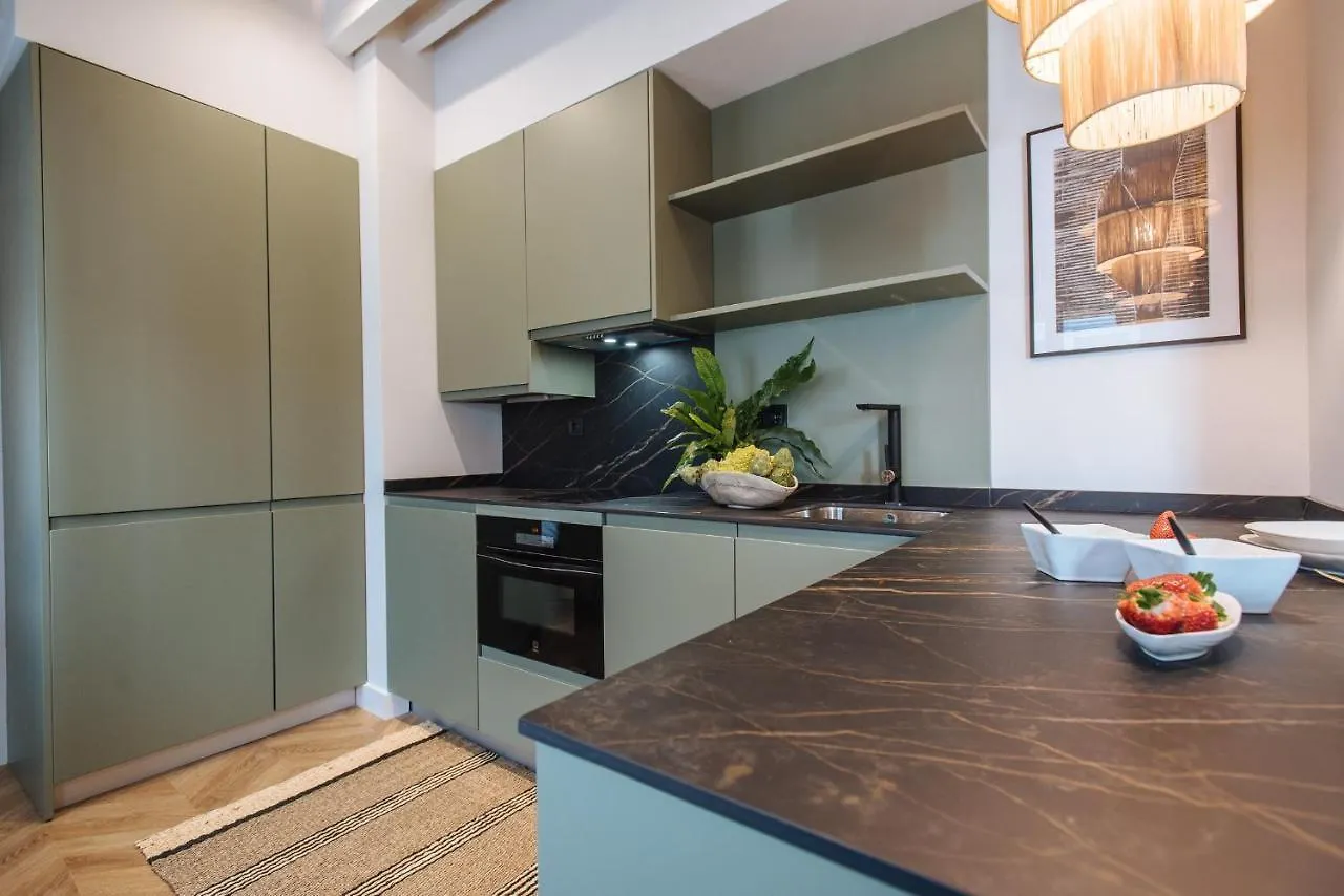 Relator Apartment Seville