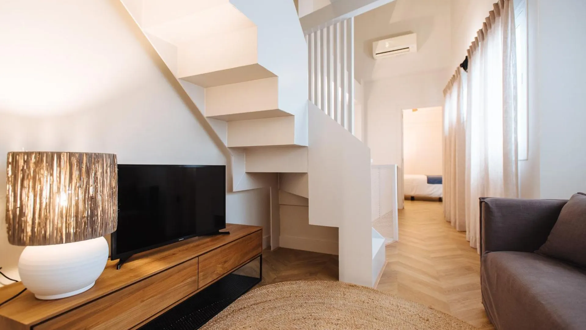 Relator Apartment Seville Spain